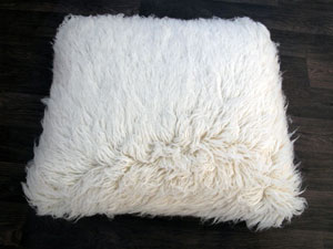 Coussin en véritable Flokati pure laine vierge. Origine Grèce